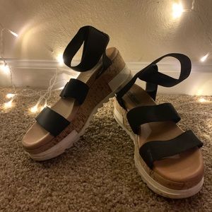 Steve Madden platform straps sandals